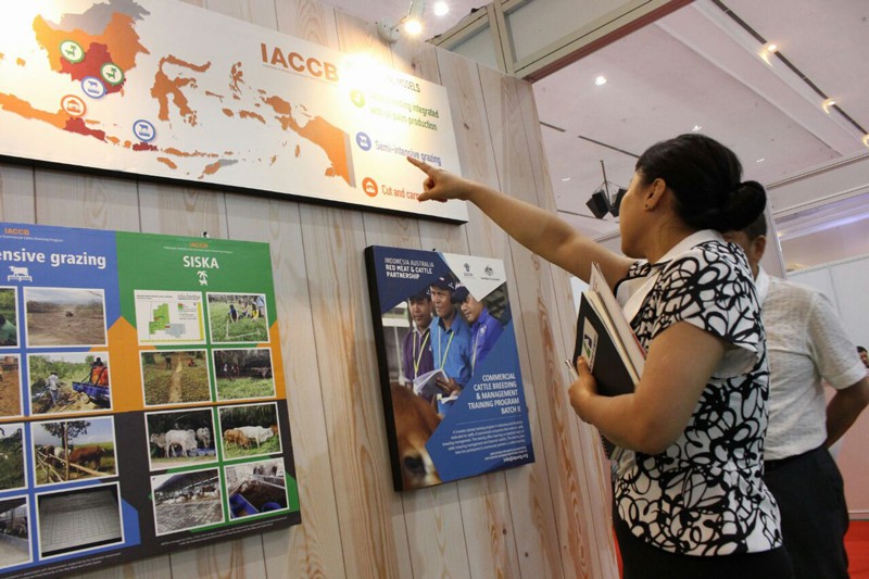 A visitor learnt about IACCB locations at the 2018 Indo Livestock Expo & Forum
